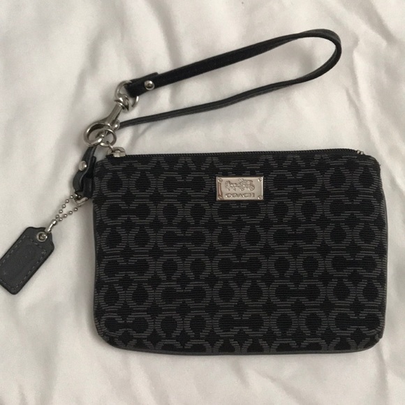 Coach Handbags - COACH wristlet